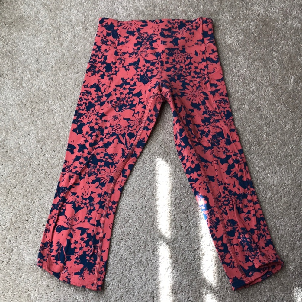 Size 4 lululemon yoga pants in good condition.
